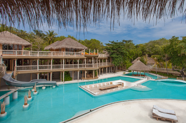 Villa with 9 bedrooms and the most amazing dining space in the middle of the pool.